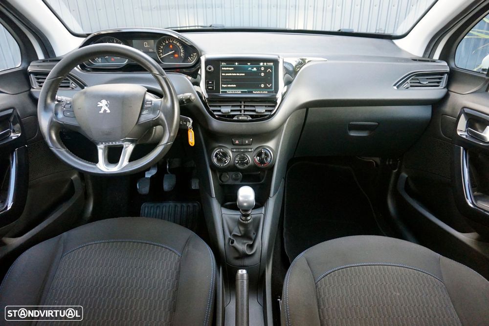 Peugeot 208 1.5 BlueHDi Signature - 4