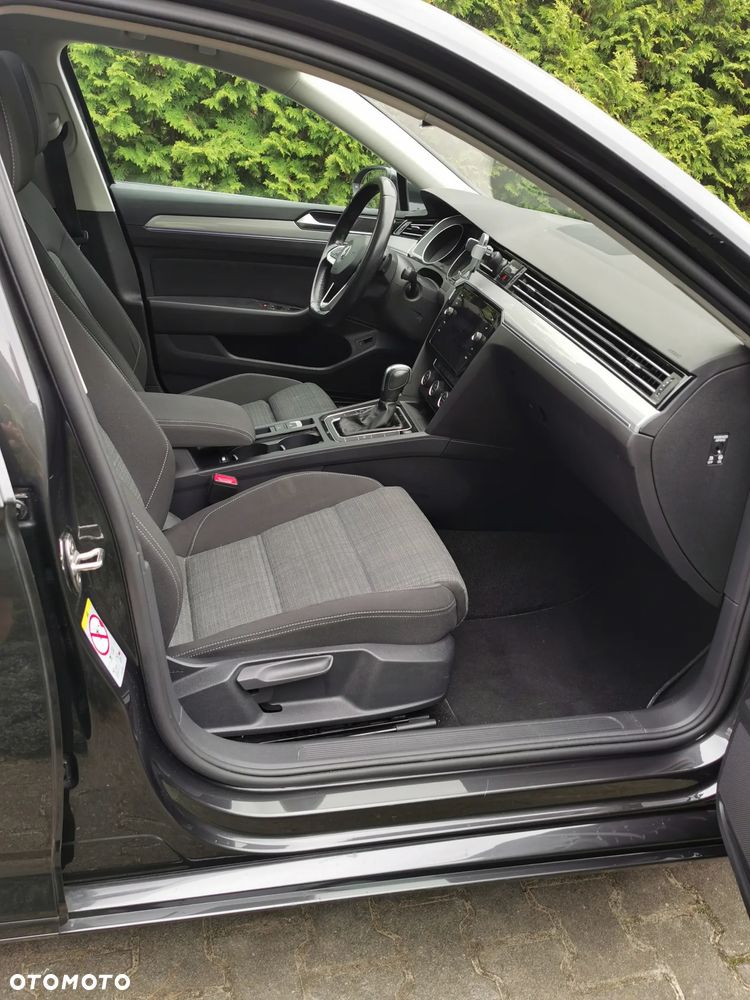 Volkswagen Passat 1.6 TDI SCR DSG Business - 20