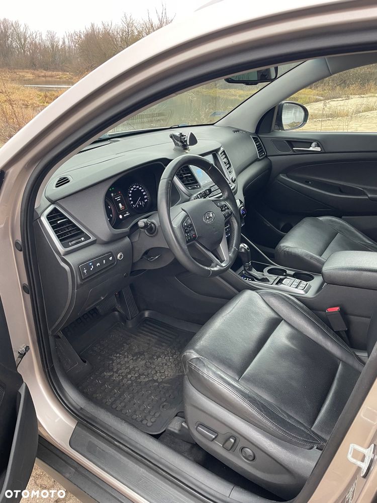 Hyundai Tucson 2.0 CRDI 4WD Automatik Premium - 14