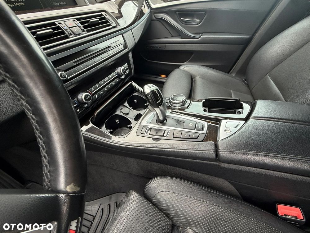 BMW Seria 5 535d xDrive - 10