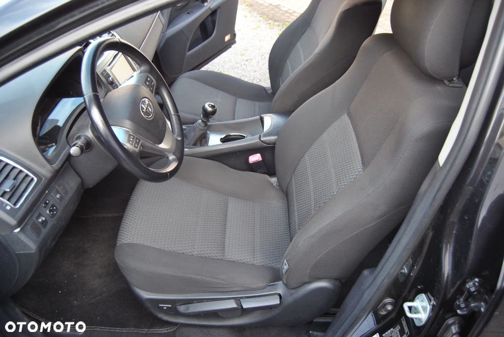Toyota Avensis 1.8 Premium EU5 - 5