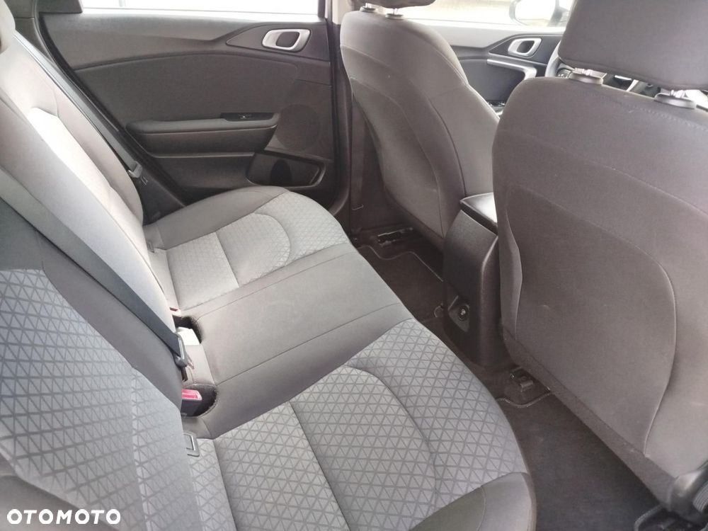 Kia Ceed 1.5 T-GDI S - 9