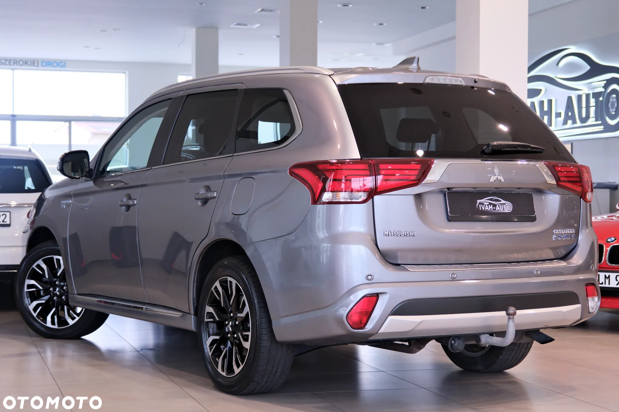Mitsubishi Outlander 2.0 4WD Plug-In Hybrid - 14