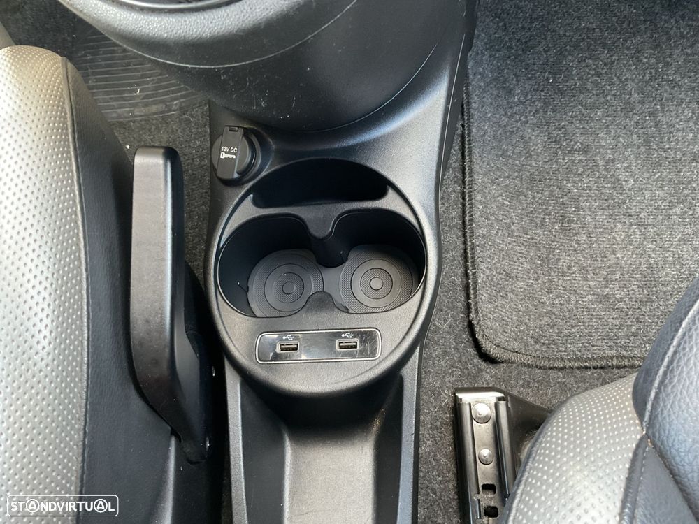 Fiat 500C 1.0 Hybrid Connect - 32