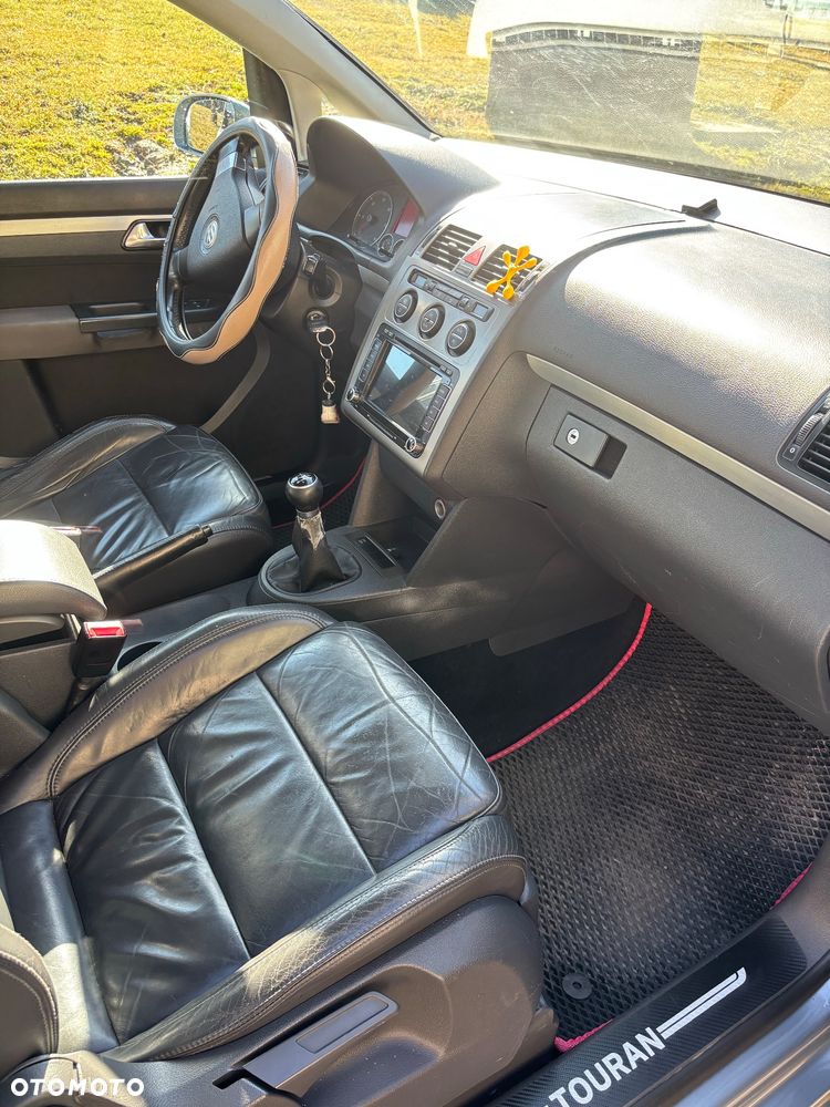 Volkswagen Touran 1.9 TDI Welcome - 10