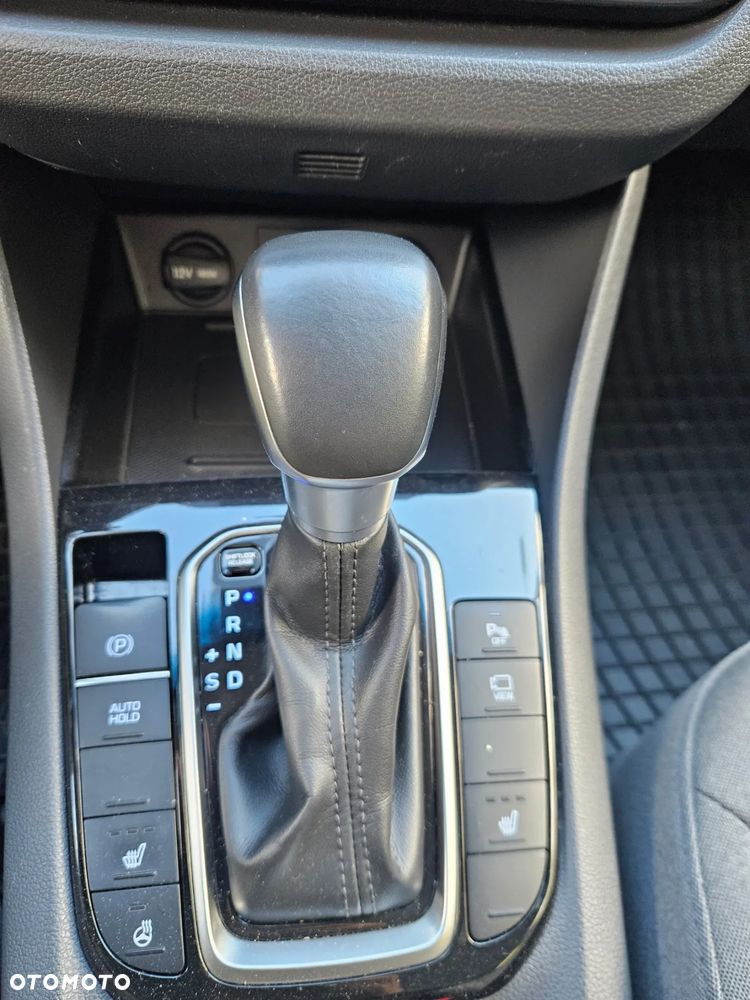 Hyundai IONIQ Hybrid Business - 22