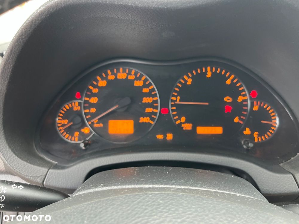 Toyota Avensis - 7