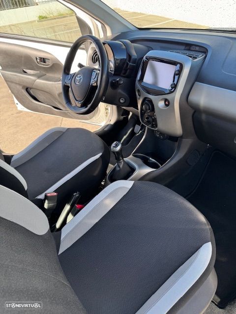 Toyota Aygo 1.0 X-Play+X-Touch - 2