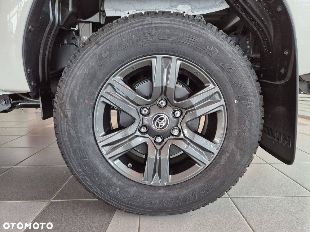 Toyota Hilux - 24