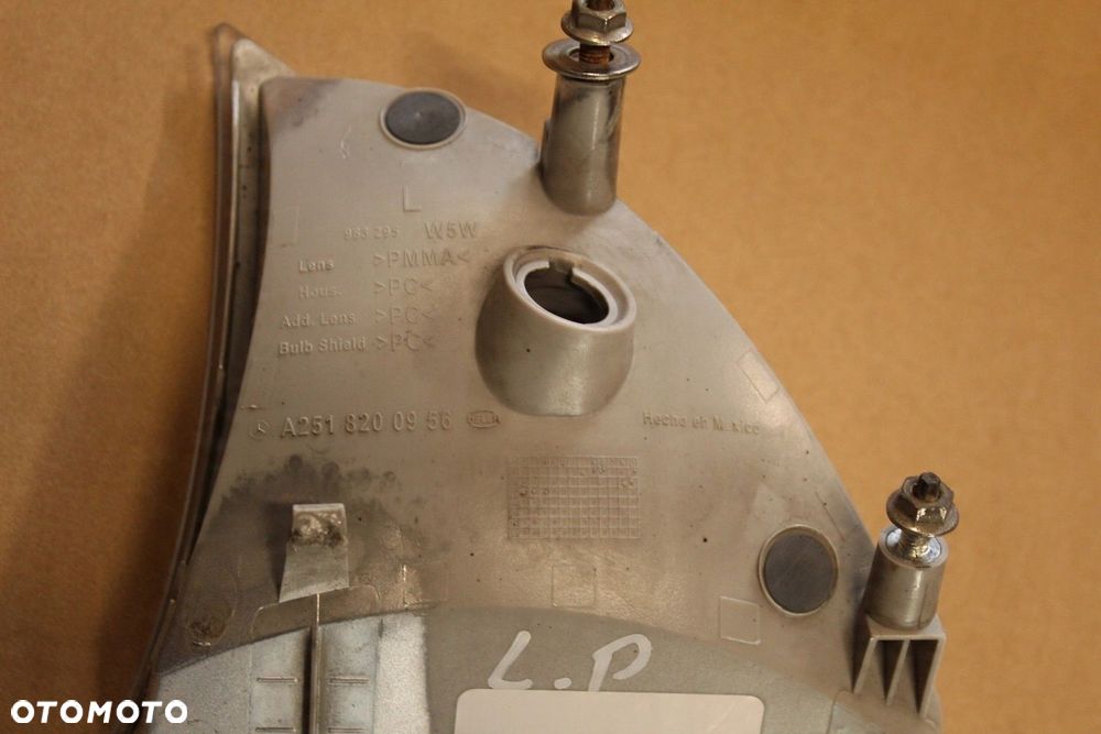 LAMPA POZYCYJNA LEWA MERCEDES W251 A2518200956 - 3