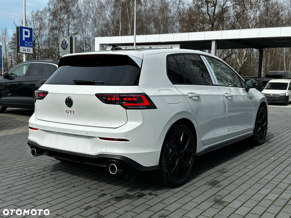 Volkswagen Golf - 5