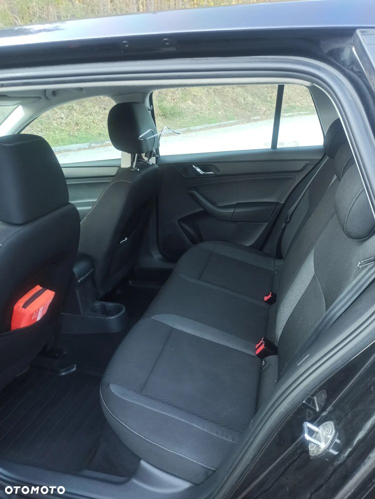 Skoda RAPID 1.6 TDI DPF Ambition - 12