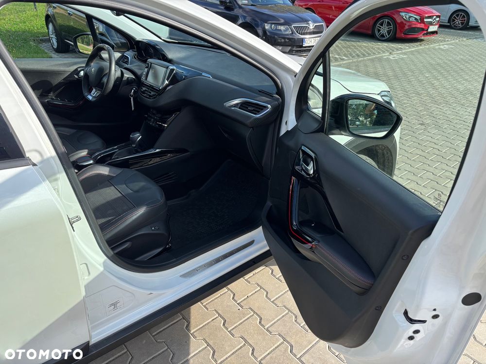 Peugeot 2008 1.2 PureTech GT Line S&S EAT8 - 6