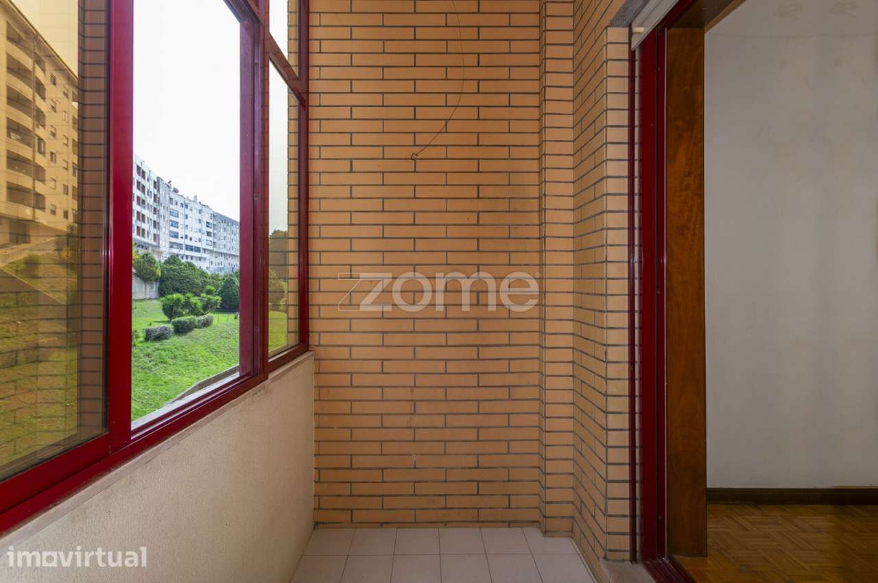 T2+1 com Box e Varandas | 3 min Metro Sto Ovídio - Grande imagem: 5/41
