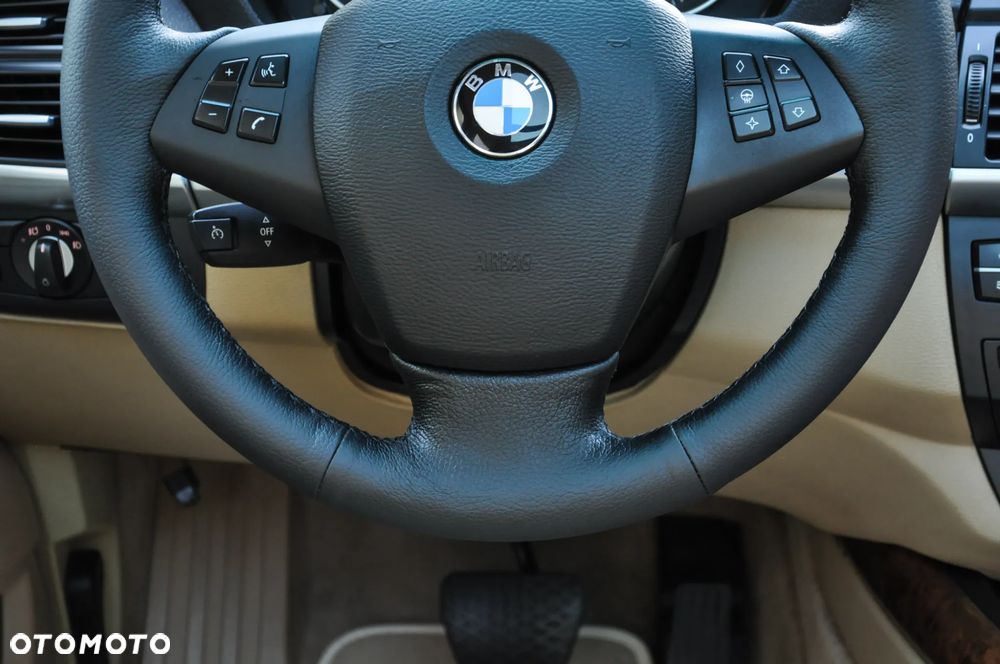 BMW X5 3.0si - 16