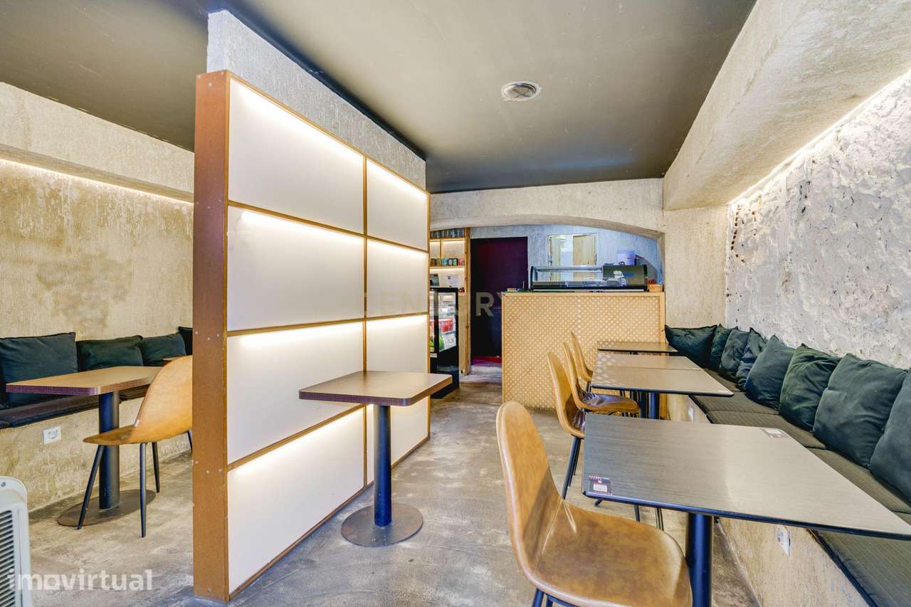 Restaurante de sushi em pleno funcionamento - Grande imagem: 2/10