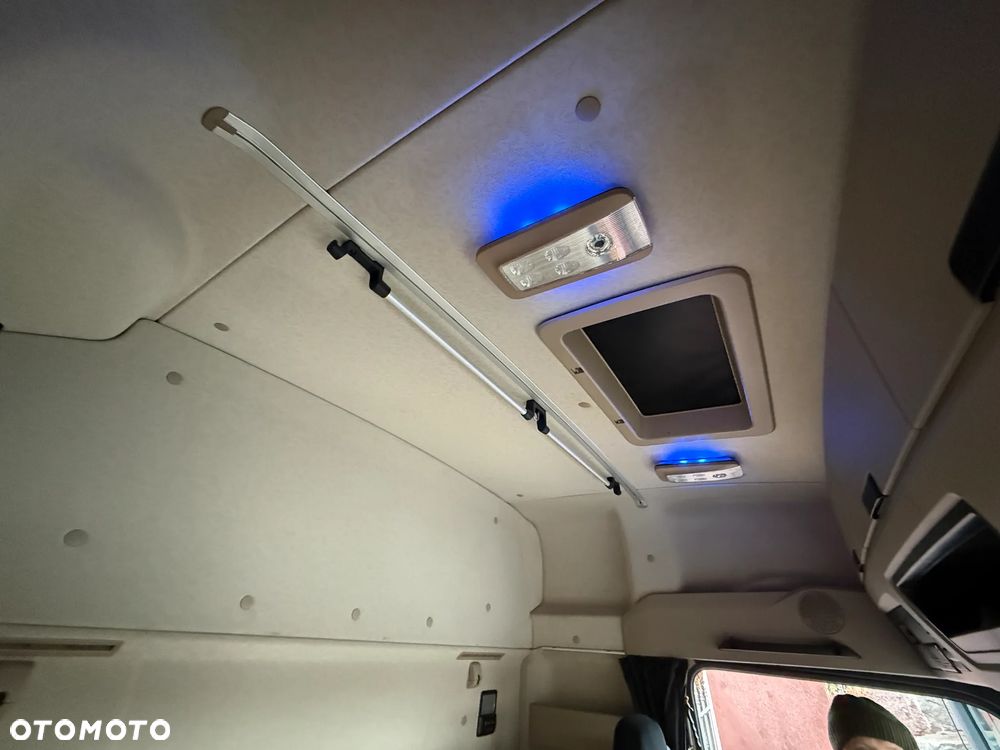 Mercedes-Benz Actros - 36