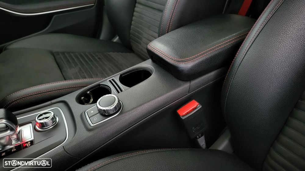 Mercedes-Benz A 45 AMG 4Matic Speedshift 7G-DCT - 28