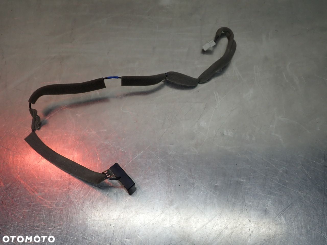 ANTENA NAWIGACJI GPS INFINITI M37X 68200-1MA0A - 1
