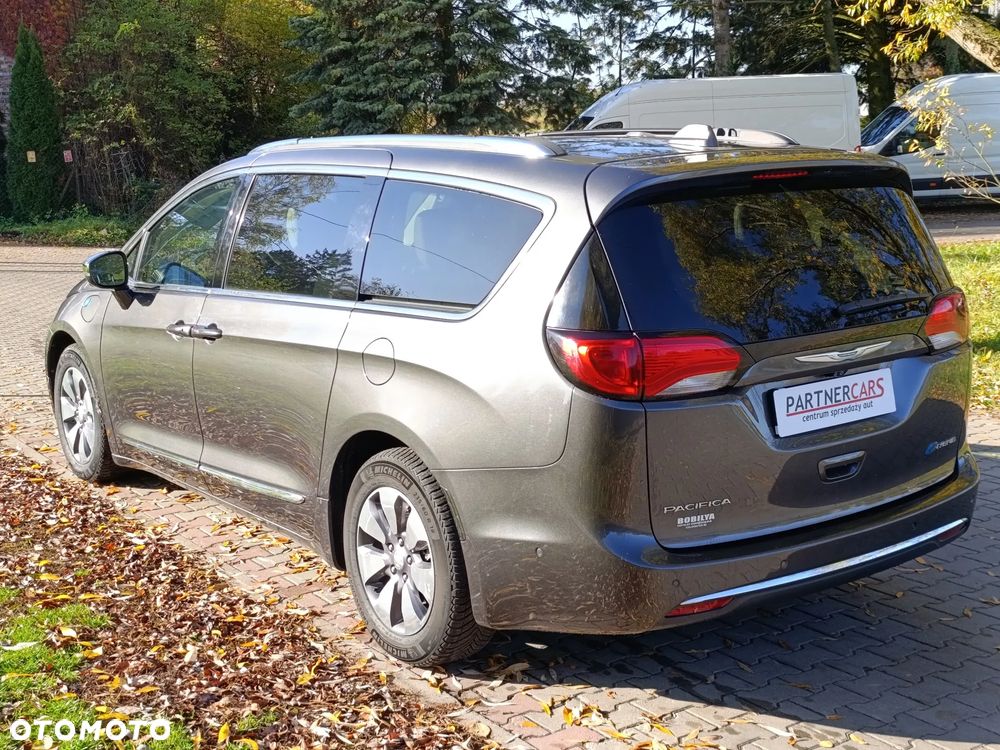 Chrysler Pacifica - 6