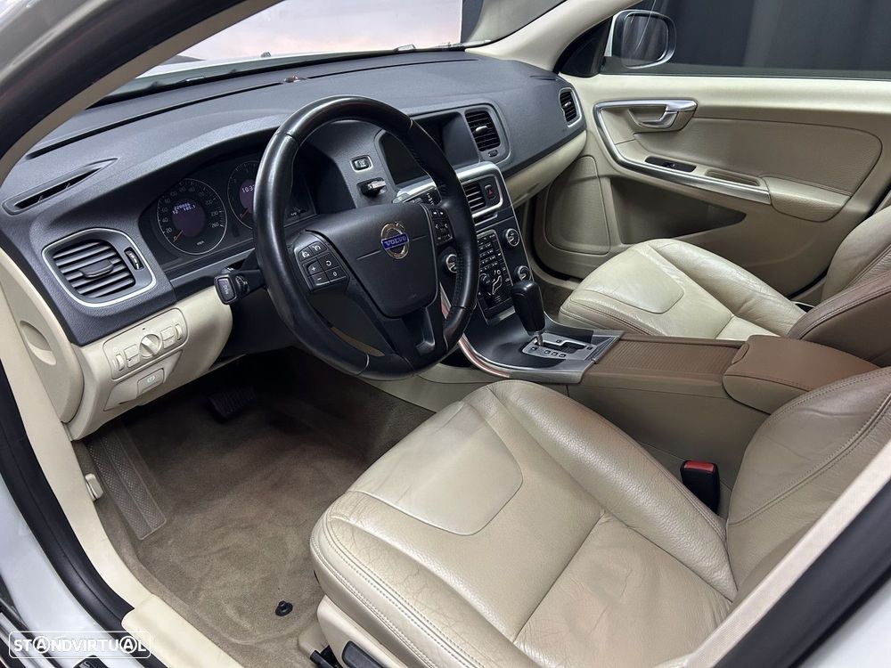 Volvo S60 2.0 D3 Momentum Geartronic - 9