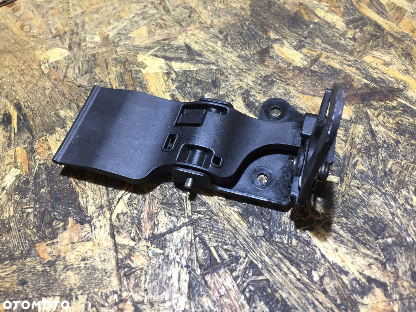 AUDI A8 D4 ZAMEK RYGIEL MASKI 4H0823485C - 4