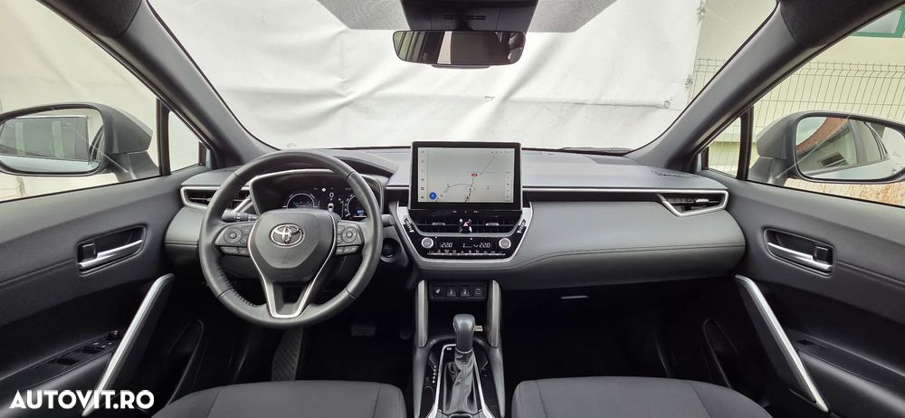 Toyota Corolla Cross - 13