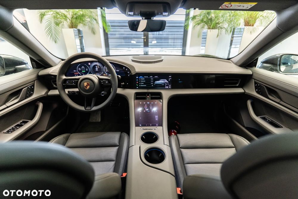 Porsche Taycan 105kWh 4S Black Edition - 11