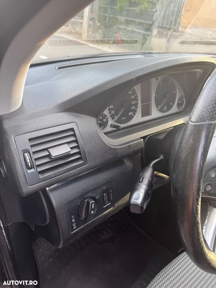 Mercedes-Benz B 180 - 24