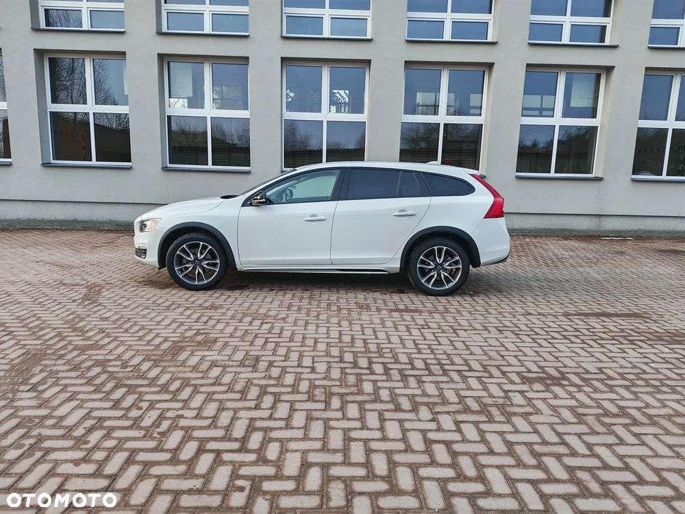 Volvo V60 Cross Country - 7