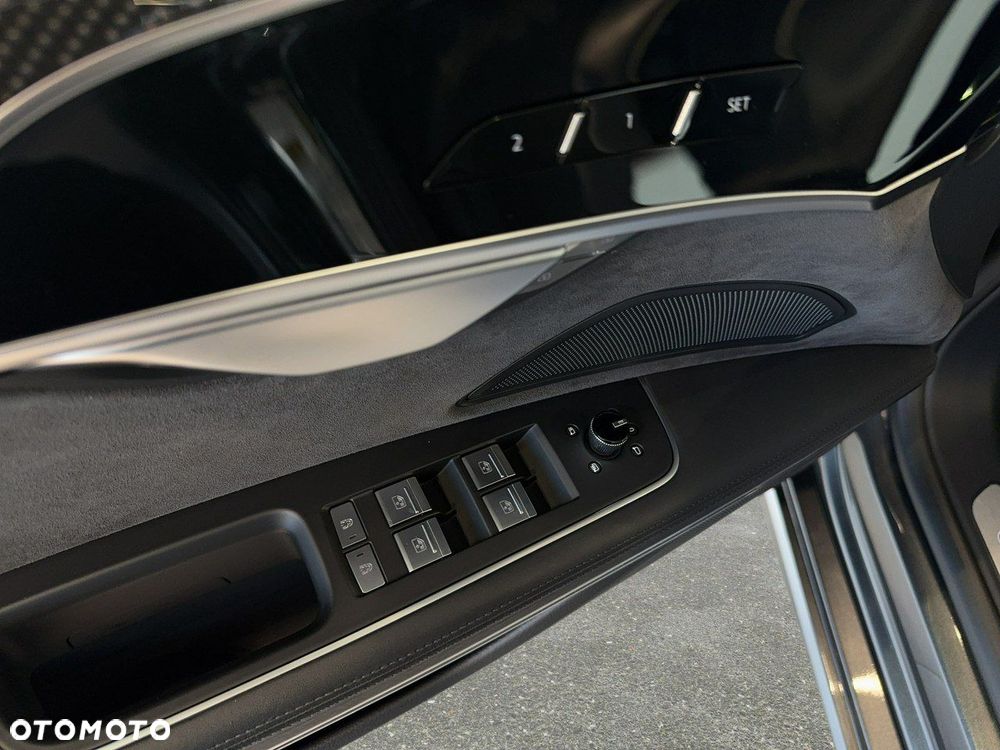 Audi S8 - 38