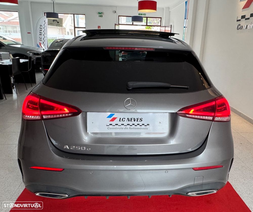 Mercedes-Benz A 250 e AMG Line - 8