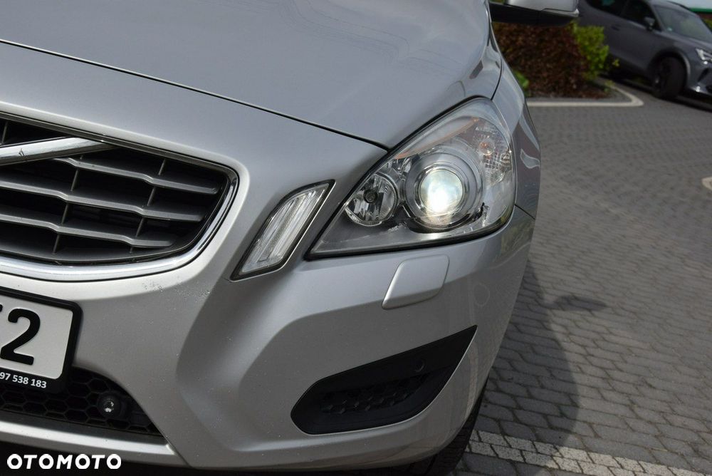 Volvo V60 D4 Momentum - 4