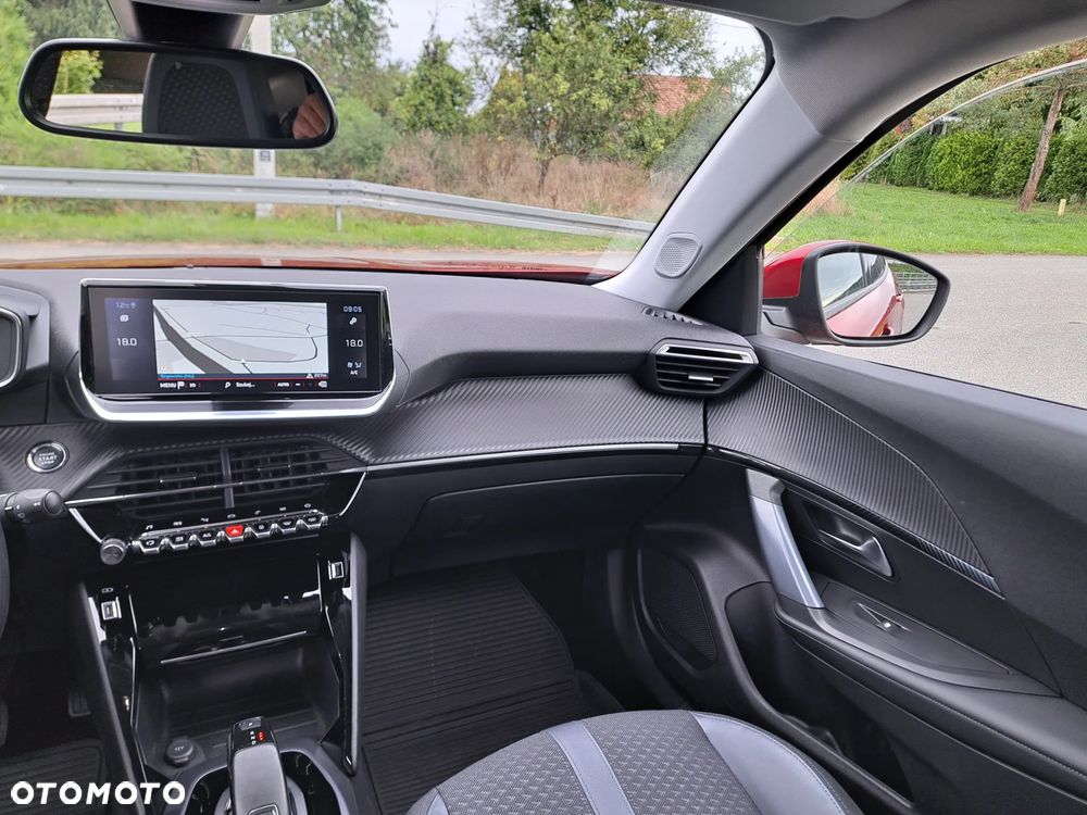 Peugeot 2008 1.2 Pure Tech GPF Allure S&S EAT6 - 19
