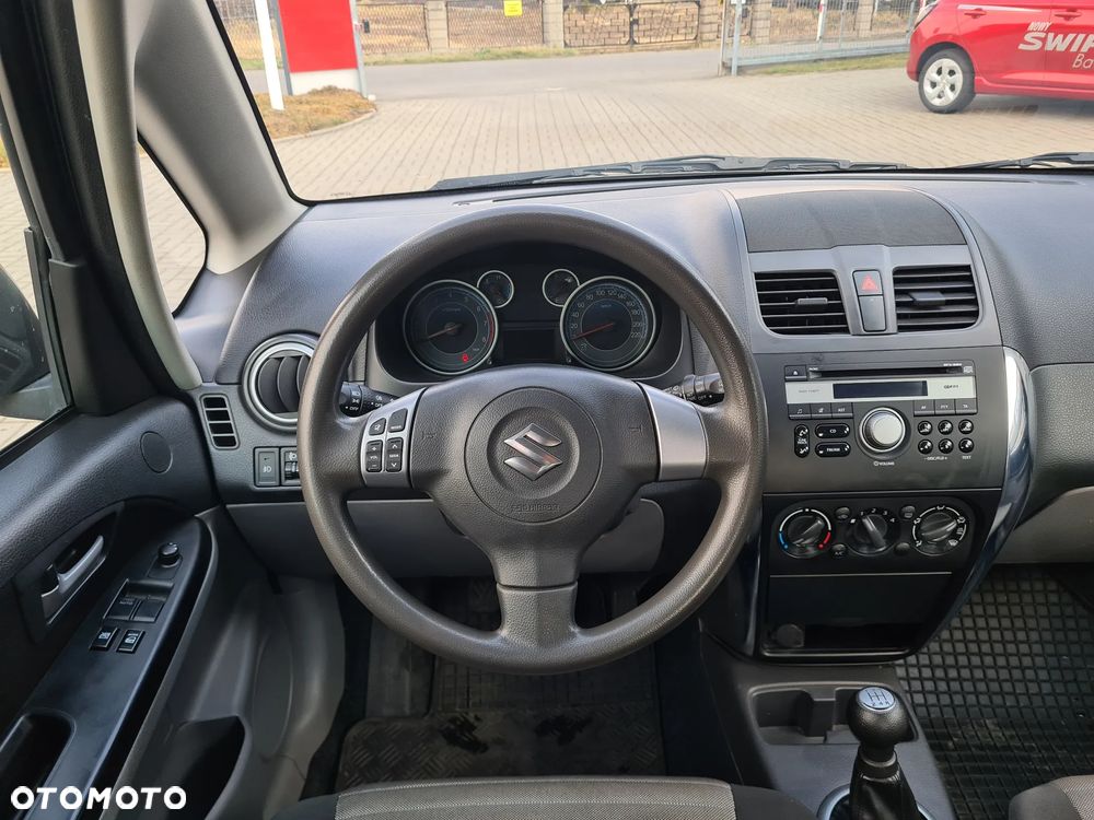 Suzuki SX4 1.6 Comfort Plus 4WD - 8