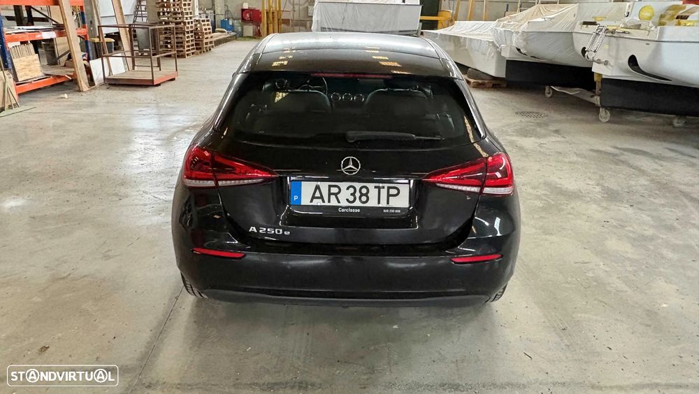 Mercedes-Benz A 250 e Progressive - 13
