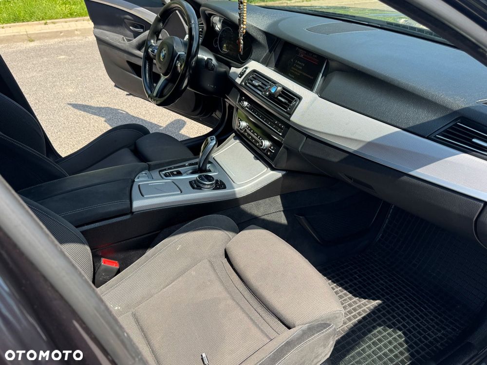 BMW Seria 5 525d xDrive - 8