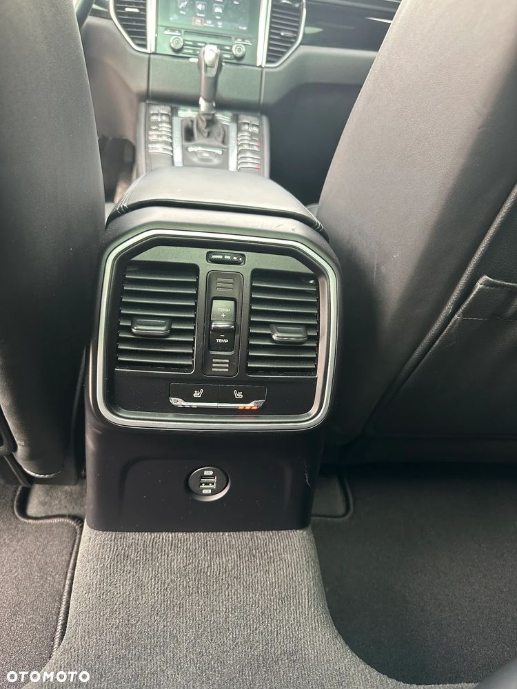 Porsche Macan S - 14