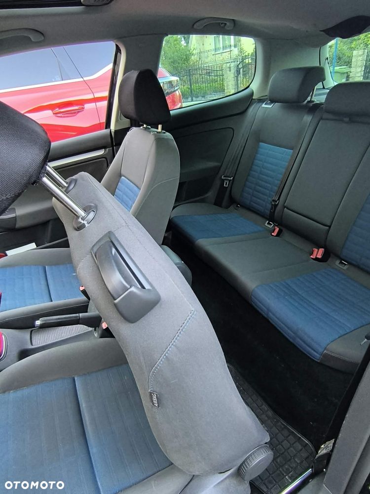 Volkswagen Golf - 6