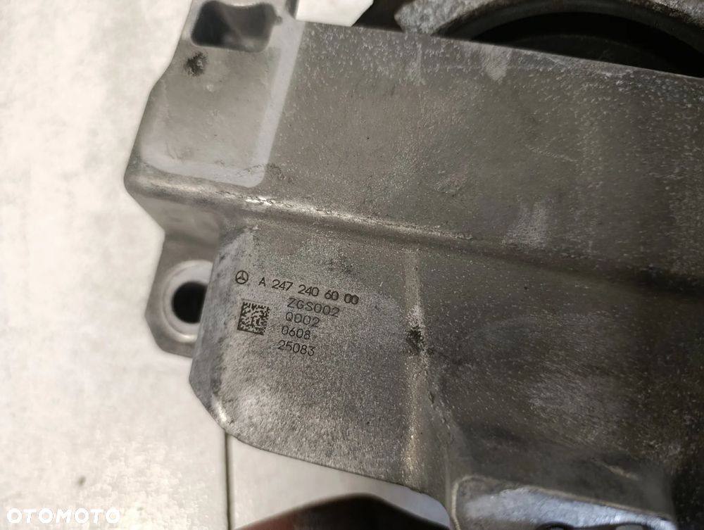 Łapa poduszka mocowanie silnika Mercedes CLA W118 A118 118 lift 1.3B - 6