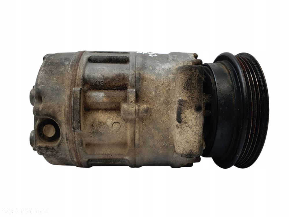 SPRĘŻARKA KLIMATYZACJI VW Golf V Passat B6 1.9 TDI 8D0260805J - 2