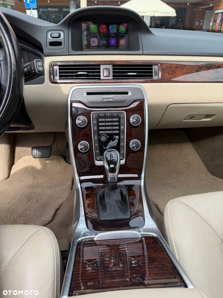 Volvo XC 70 - 4