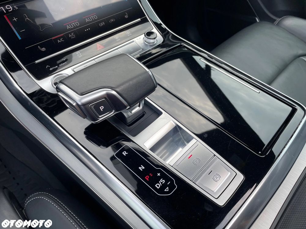 Audi Q7 55 TFSI mHEV Quattro S Line Tiptr - 28