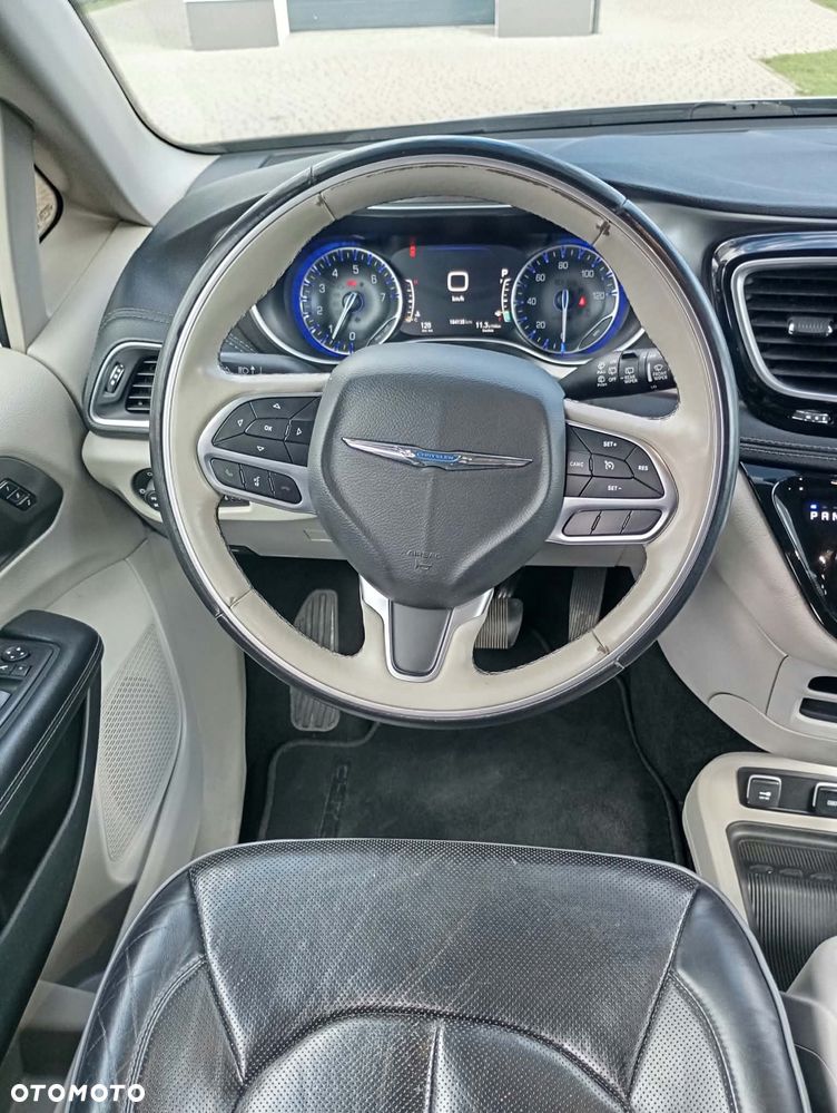 Chrysler Pacifica - 7