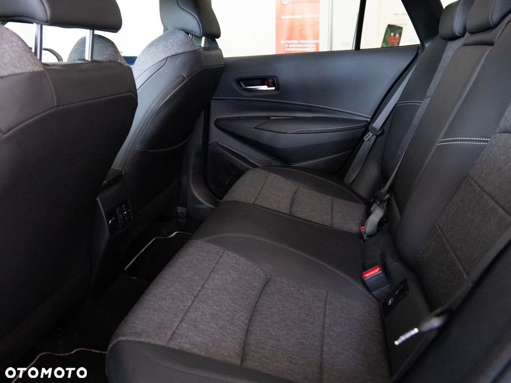 Toyota Corolla 2.0 Hybrid Comfort - 38