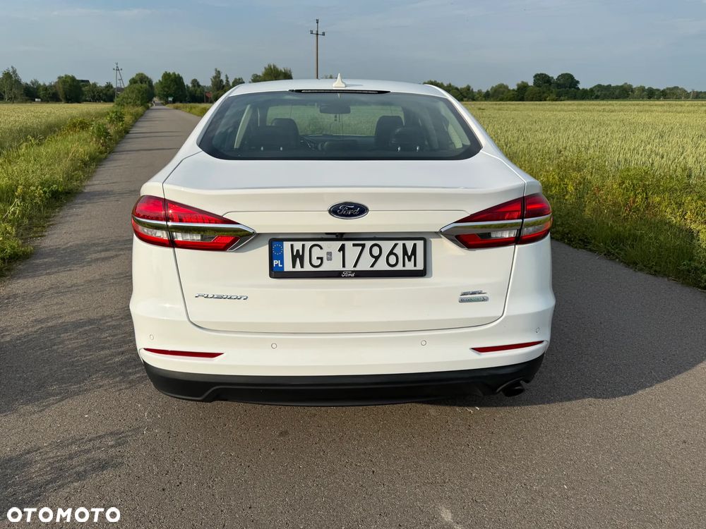 Ford Fusion - 8