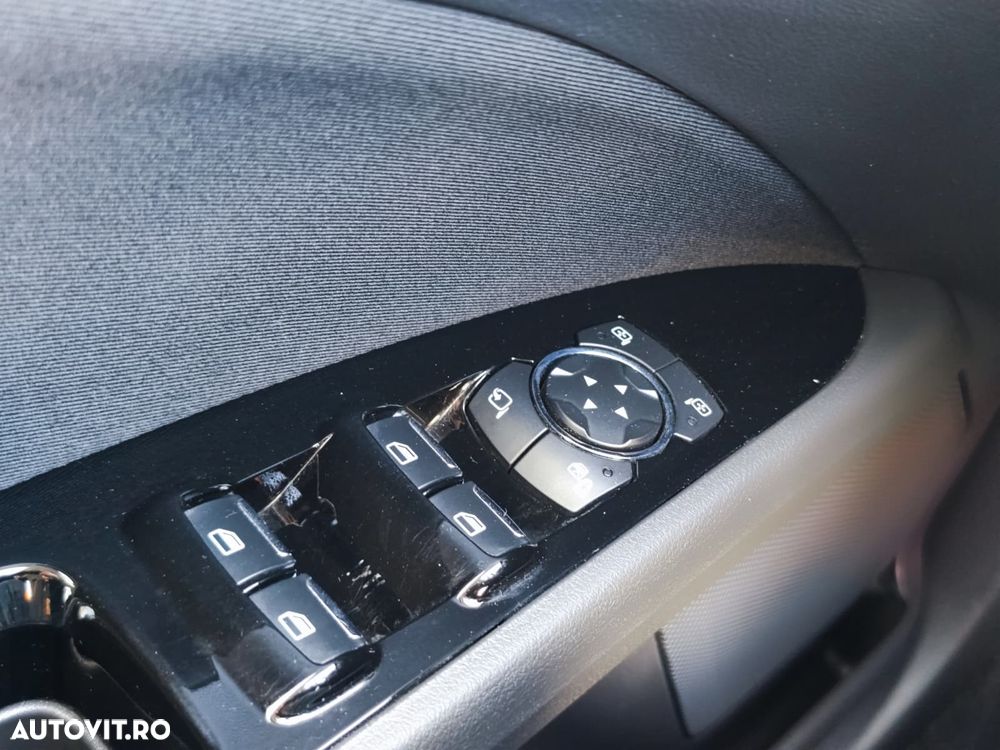 Ford Mondeo - 26