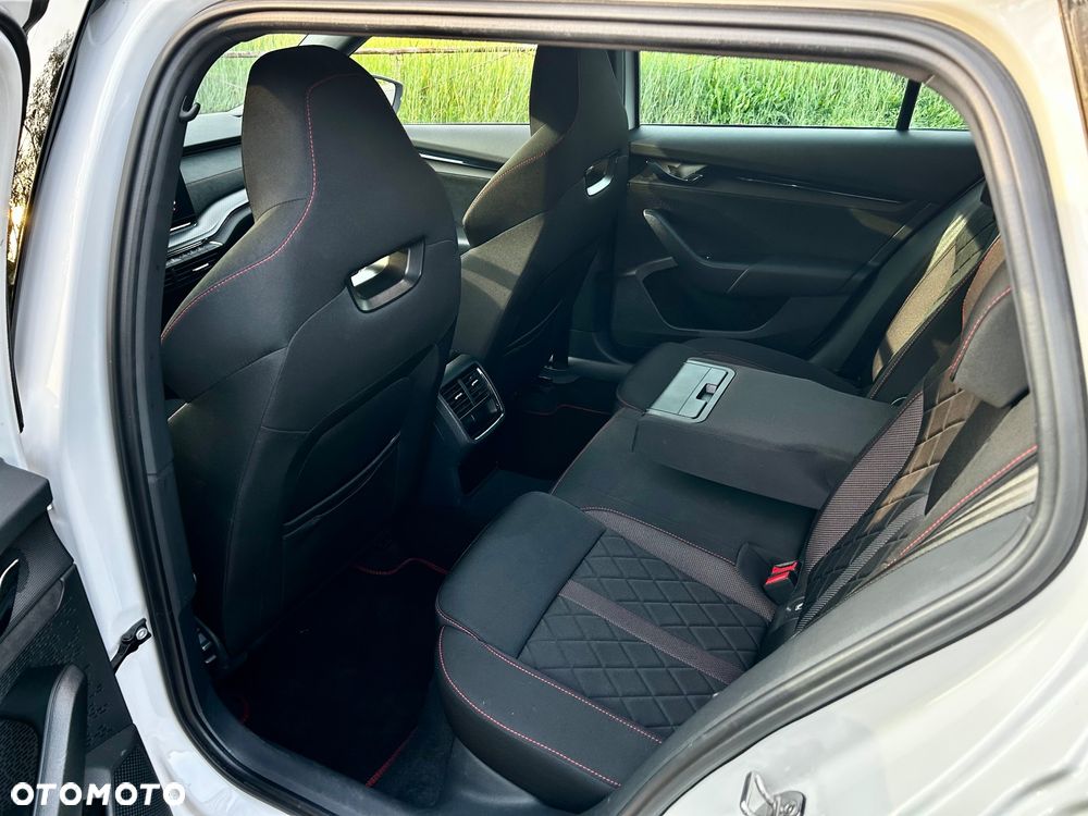 Skoda Octavia 2.0 TDI RS DSG - 15