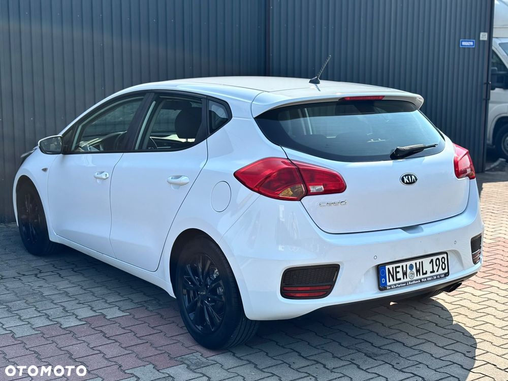 Kia Ceed 1.4 CVVT ISG Dream Team Edition - 9