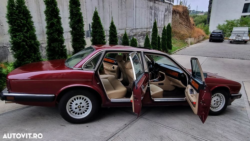 Jaguar XJ - 28